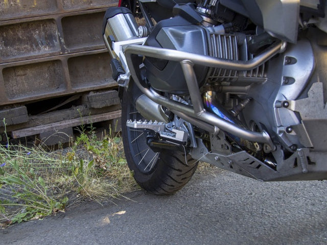 AltRider Adventure X Foot Pegs for the BMW R 1300 / 1250 / 1200 GS/GSA - Black