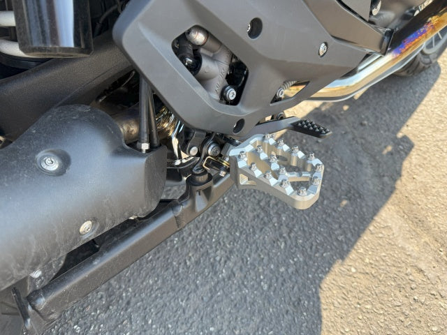 AltRider Adventure X Foot Pegs for the BMW R 1300 / 1250 / 1200 GS/GSA - Black